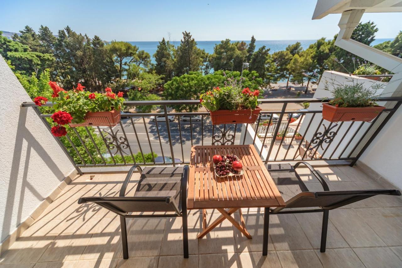 Mika'S Seaview Apartments Бар Екстер'єр фото