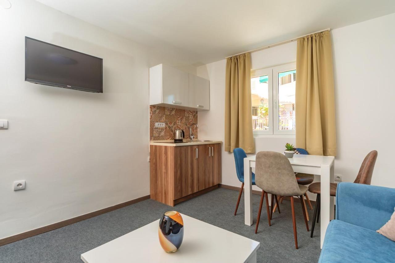 Mika'S Seaview Apartments Бар Екстер'єр фото