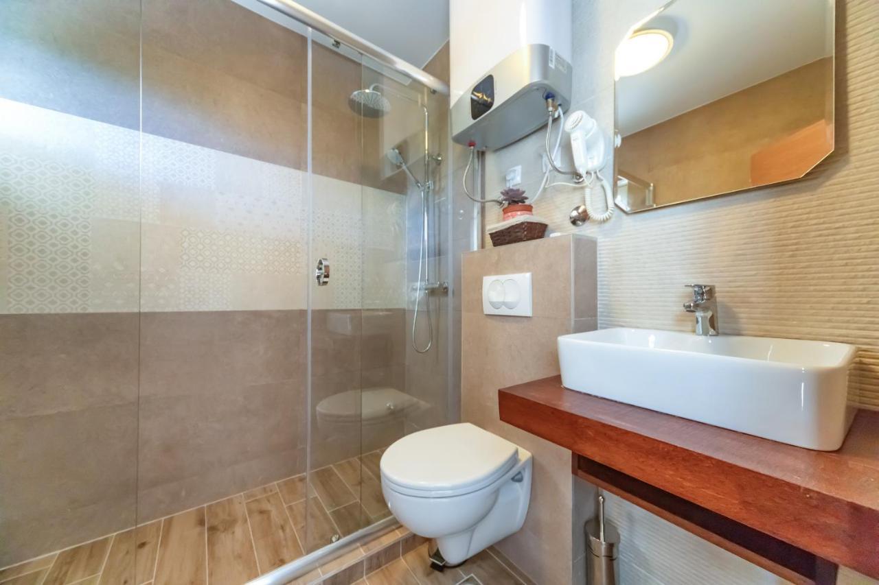 Mika'S Seaview Apartments Бар Екстер'єр фото
