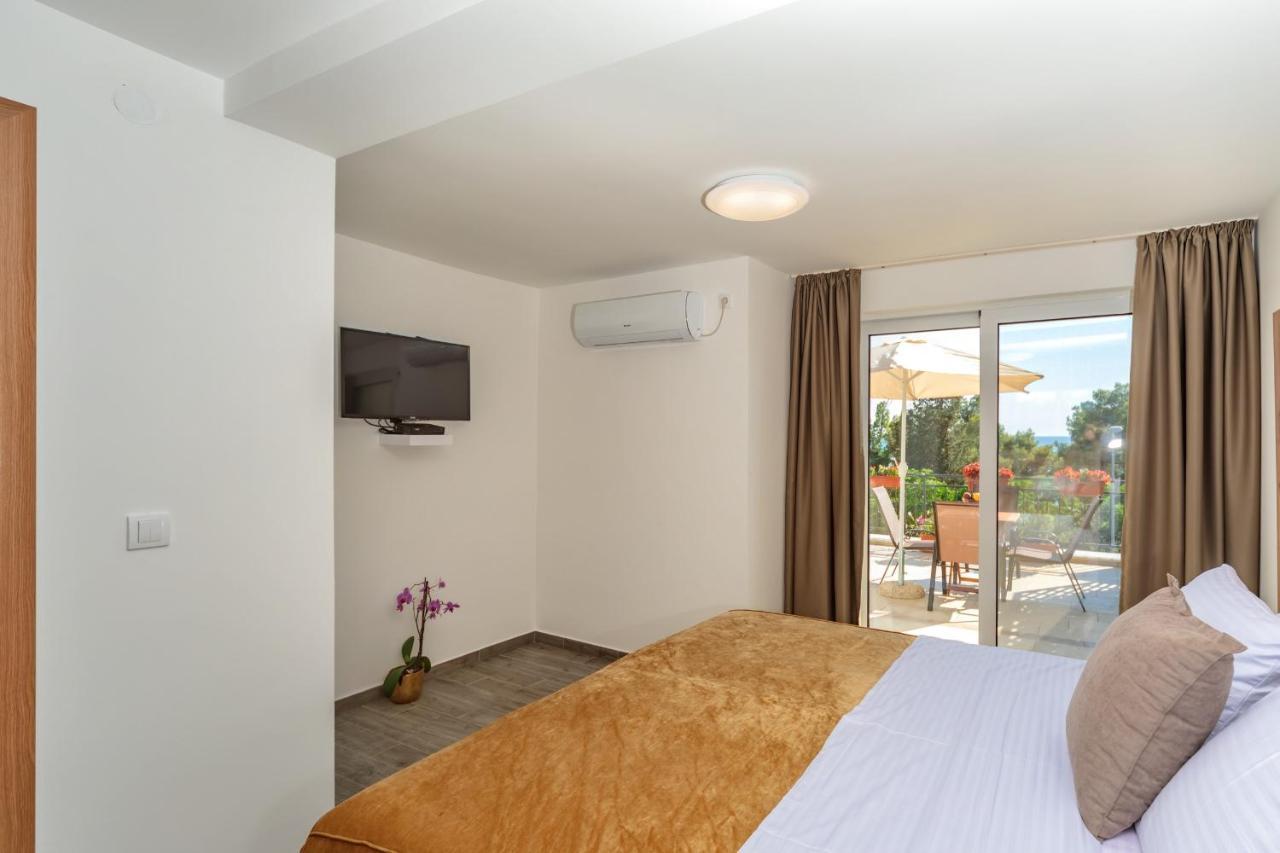 Mika'S Seaview Apartments Бар Екстер'єр фото